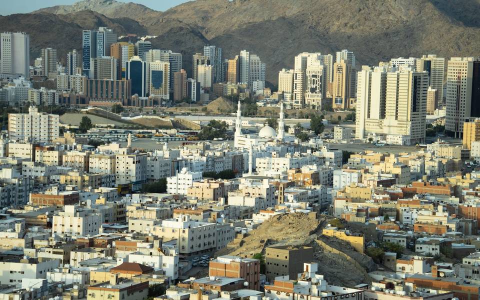 منظر لأحياء مكة المكرمة السكنية والأبراج بين الجبال